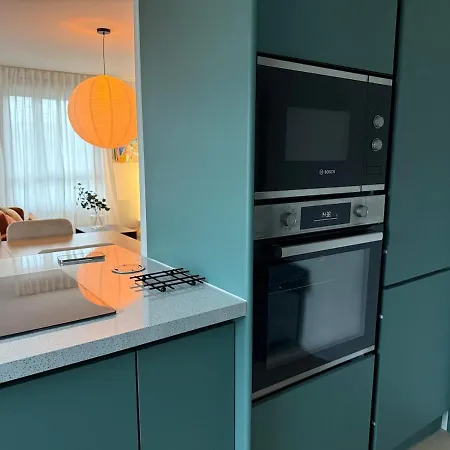 Grand Lumineux - 6 Pers, Wifi, Parking, Check-in Facile, Proche Commodites & Metro 5min