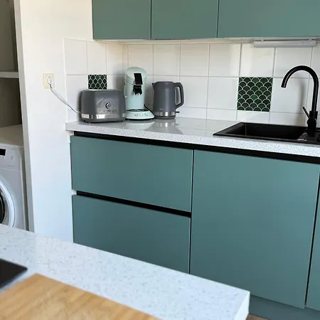 Grand Lumineux - 6 Pers, Wifi, Parking, Check-in Facile, Proche Commodites & Metro 5min Appartement