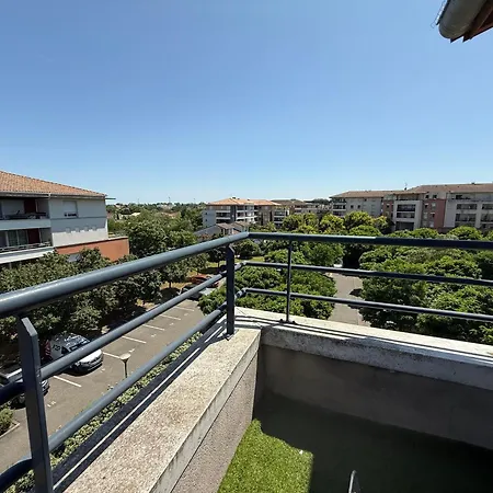 Grand T4 Lumineux Avec Balcon Traversant - 3 Chambres, Vue Degagee - Parking Privee - Metro 5 Min - Proche Centre Apartmán