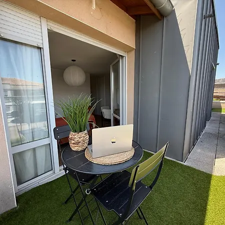 Grand Lumineux - 6 Pers, Wifi, Parking, Check-in Facile, Proche Commodites & Metro 5min *