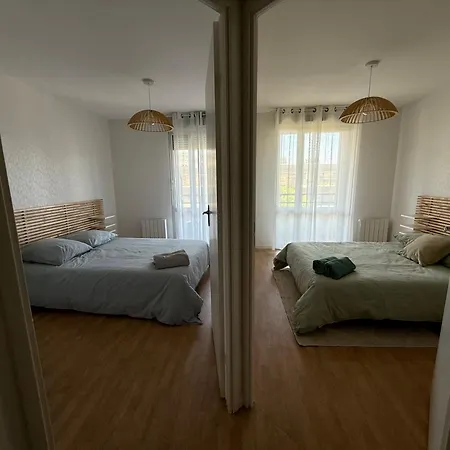 Grand T4 Lumineux Avec Balcon Traversant - 3 Chambres, Vue Degagee - Parking Privee - Metro 5 Min - Proche Centre Appartement *