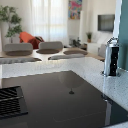 Appartement Grand Lumineux - 6 Pers, Wifi, Parking, Check-in Facile, Proche Commodites & Metro 5min Toulouse