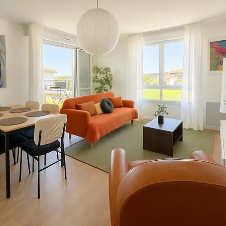 Grand Lumineux - 6 Pers, Wifi, Parking, Check-in Facile, Proche Commodités&métro 5min *