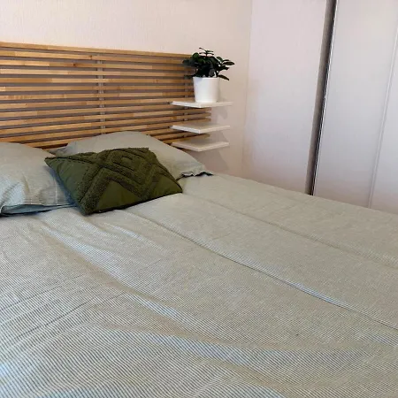 شقة Grand Lumineux - 6 Pers, Wifi, Parking, Check-in Facile, Proche Commodites & Metro 5min