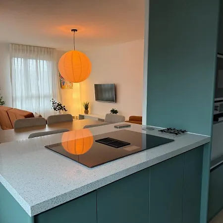 شقة Grand Lumineux - 6 Pers, Wifi, Parking, Check-in Facile, Proche Commodites & Metro 5min *